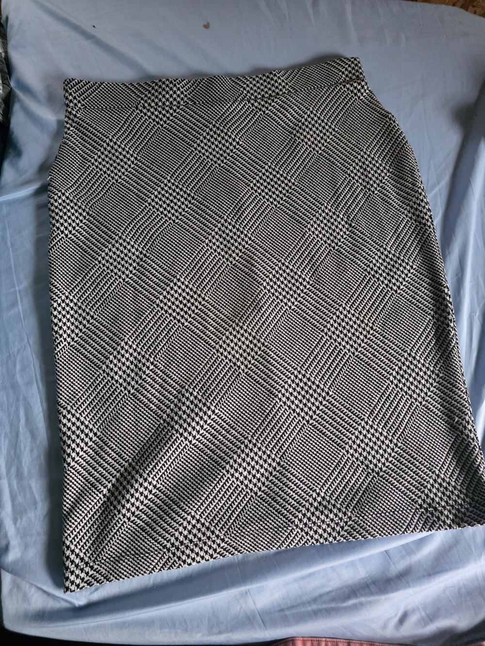 Liz Claiborne Black and White Plaid Pencil Skirt